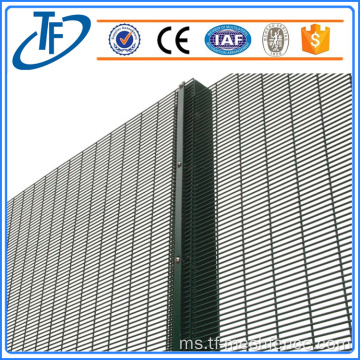 358 mesh fencing dikimpal antara penghalang panel